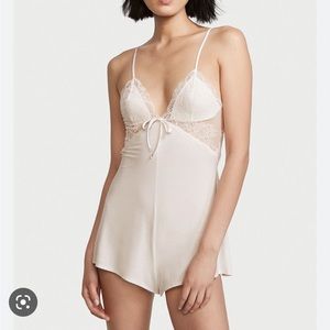 Victoria Secret NWT lace romper